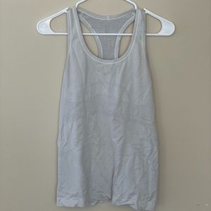 Lululemon Athletica Swiftly Tech Racerback Tank Top in Light Gray